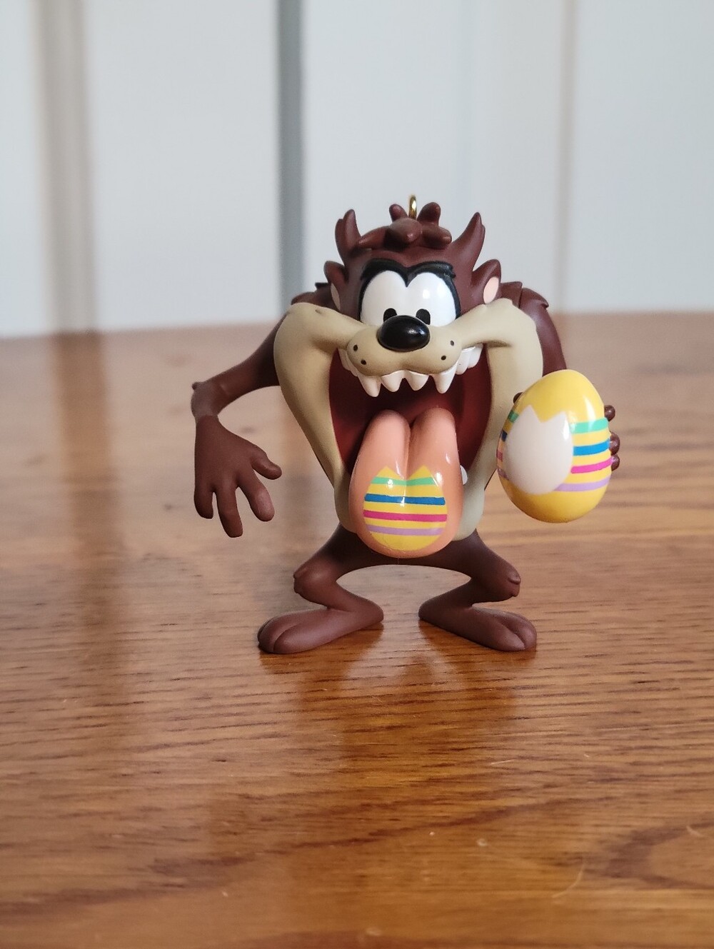 Hallmark 2001 Taz Paint Egg Ornament